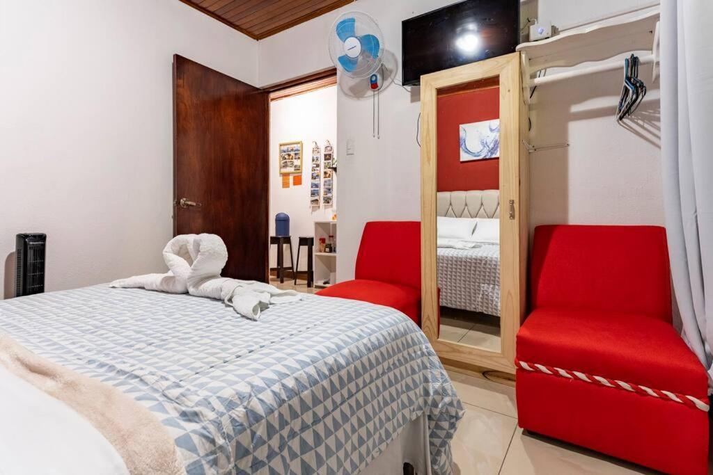 Private Bedroom 10 Minutes From The Sjo Airport アラフエラ エクステリア 写真