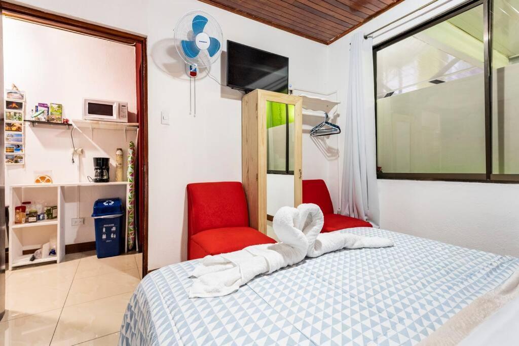Private Bedroom 10 Minutes From The Sjo Airport アラフエラ エクステリア 写真
