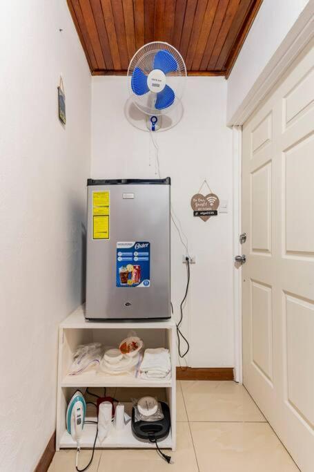 Private Bedroom 10 Minutes From The Sjo Airport アラフエラ エクステリア 写真