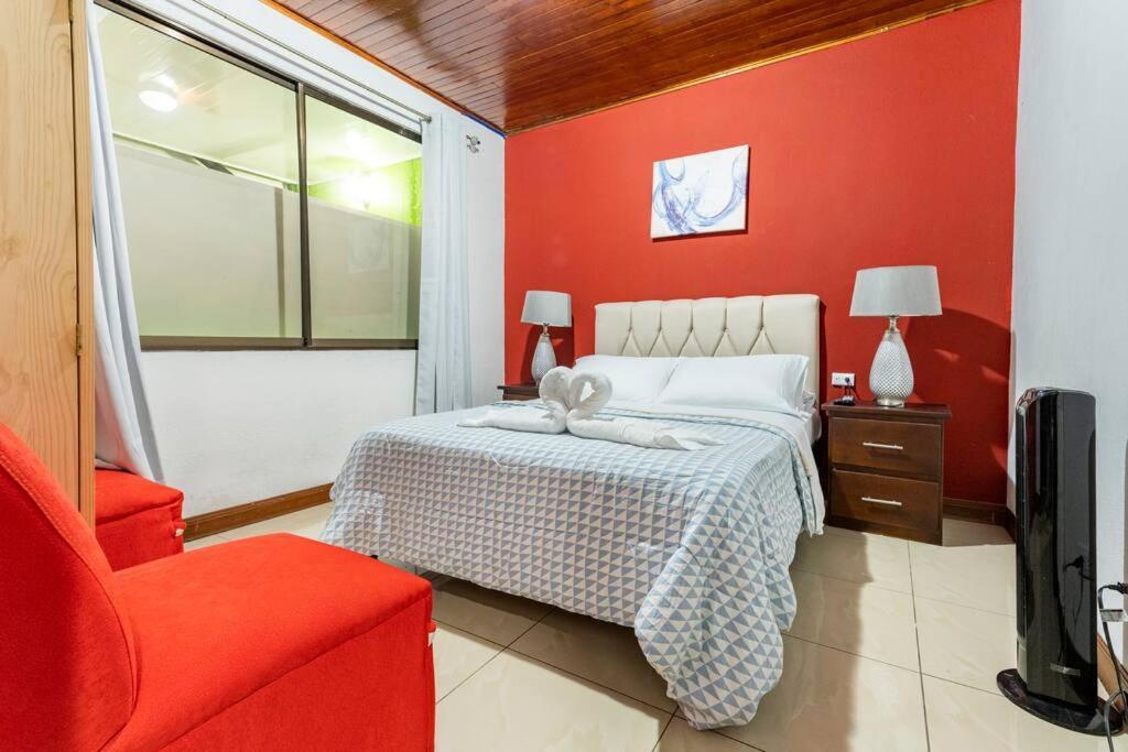 Private Bedroom 10 Minutes From The Sjo Airport アラフエラ エクステリア 写真